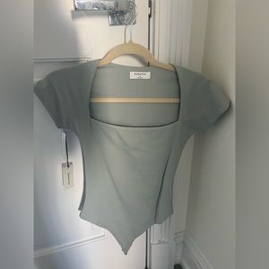 NWT Babaton Countour Straight Neck